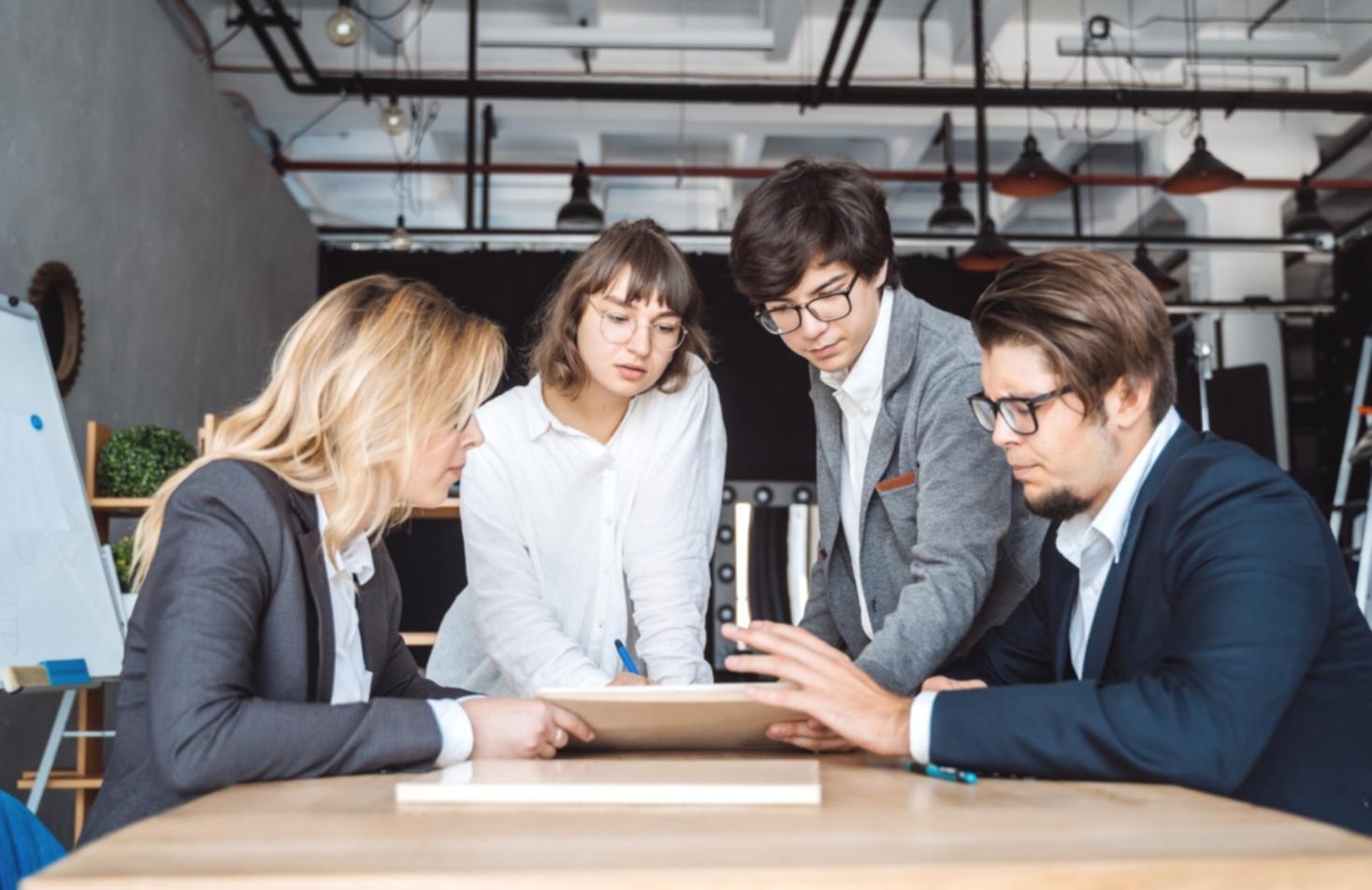 Professionelle Finanzschulung in modernem Lernumfeld
